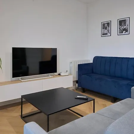 La Septième Scène - Netflix Et Appartement *